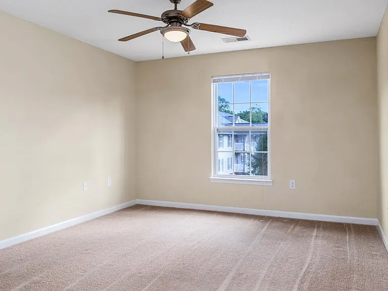 Madison Heights Luxury Apartments — Photo 54