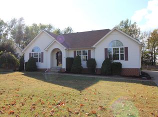 1512 Magnolia Dr, Murfreesboro, TN 37128