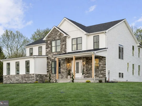 906 S Collegeville Rd, Phoenixville, PA 19460