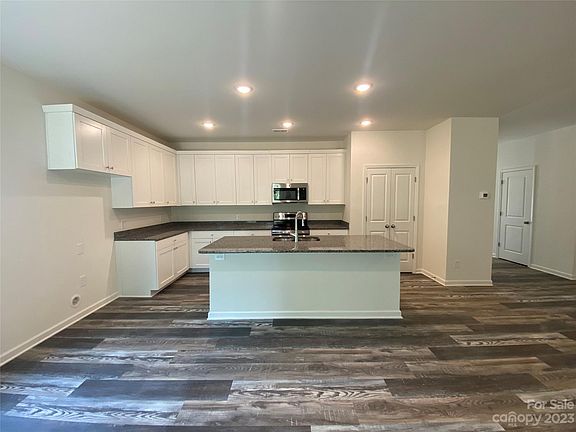 3rd image of 3523 Cambridge Pl #11