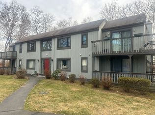 29 Harbour Vlg #B, Branford, CT 06405