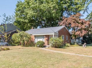 26610 W Six Mile Rd, Redford, MI 48240