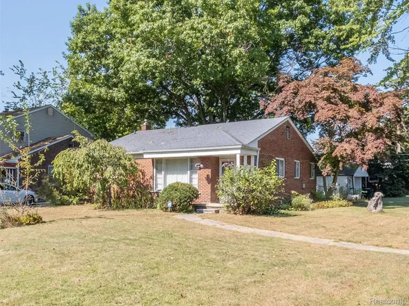 26610 W Six Mile Rd, Redford, MI 48240