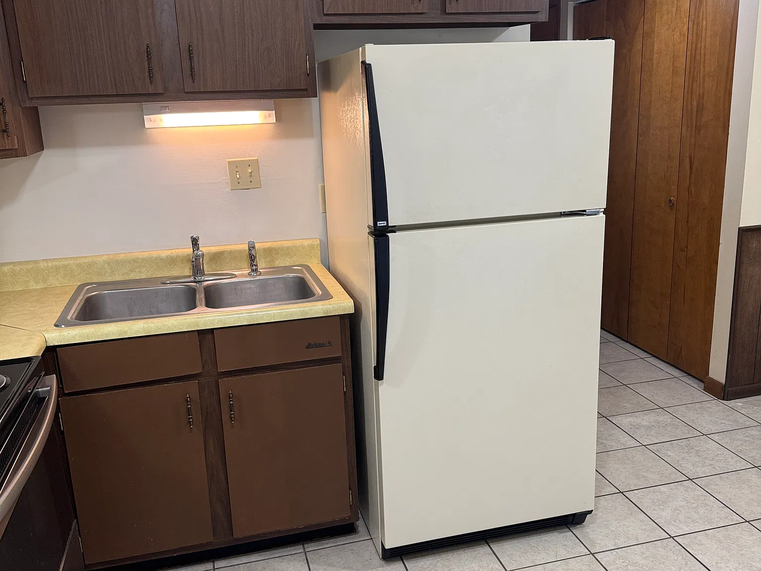 2 bed, 1.5 bath, 1000 sqft, $700 — Photo 3