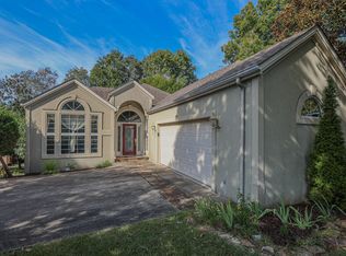 1001 Lakeview Dr, Paducah, KY 42003