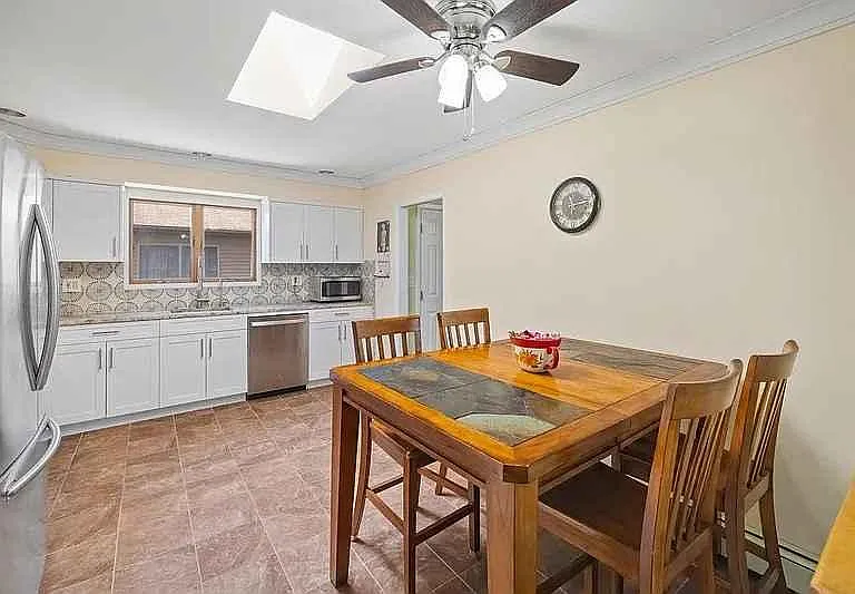 286 Gilbert Ave — Photo 7