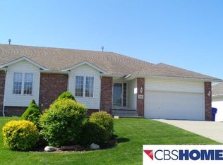 2705 Lakeview Cir, Plattsmouth, NE 68048