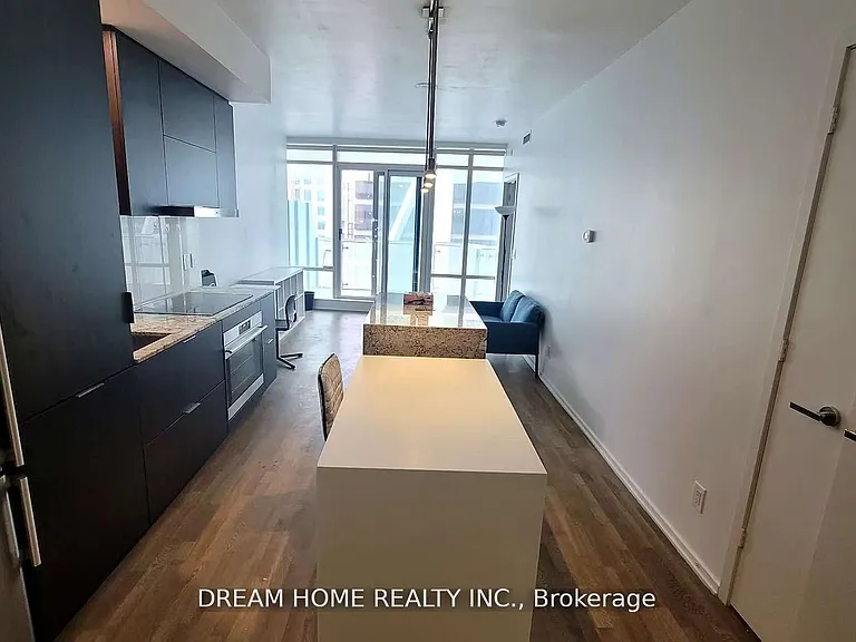 1 Bloor St E #3708 — Photo 3