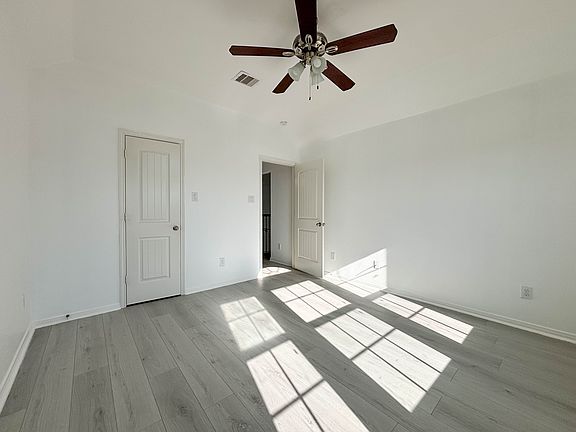 2nd image of 4335 Fenetre Forest Ln