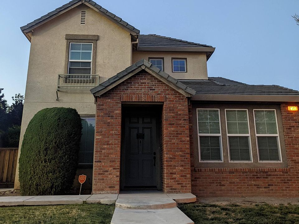 Beautiful brick-style entrance