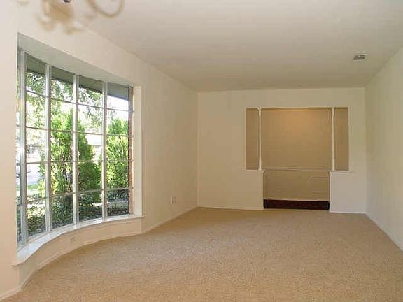 2nd image of 1504 Glenwick Dr