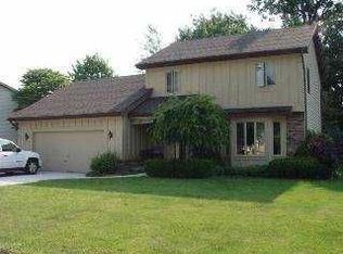 2355 Meadowcroft Ln, Maumee, OH 43537