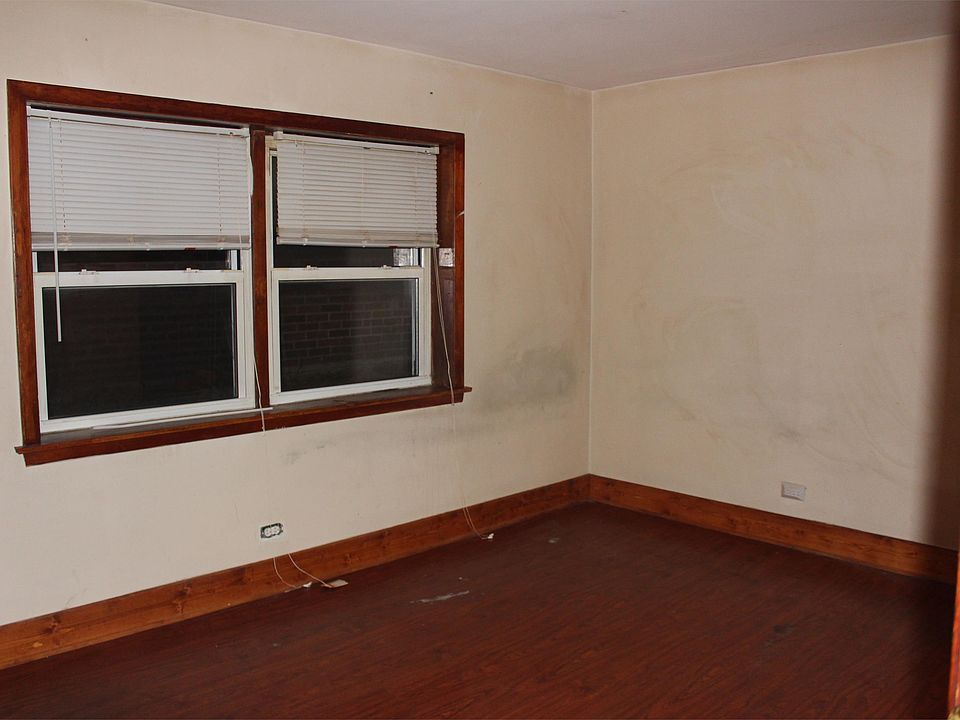 2nd image of 4438 Prescott Ave APT 1A