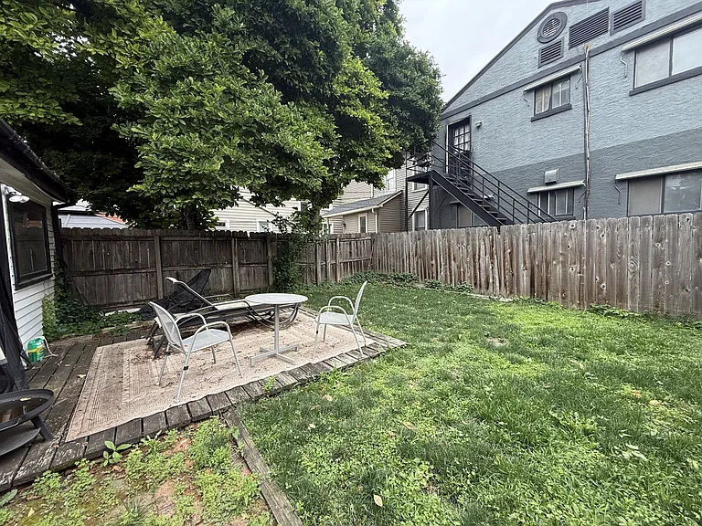 295 E Whittier St — Photo 9