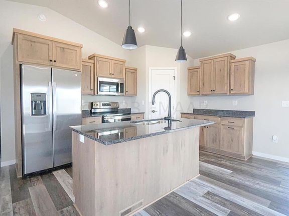 3rd image of 1637 10th Ave S