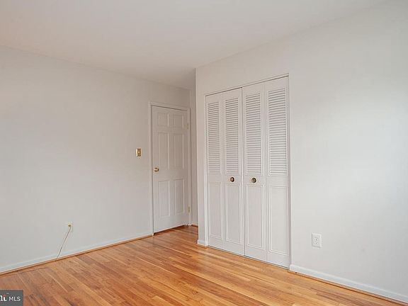 5th image of 5931 Peverill Dr