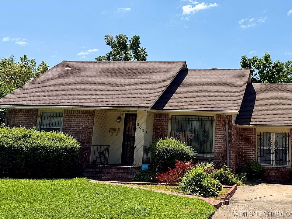 1st image of 304 E Woodrow Pl