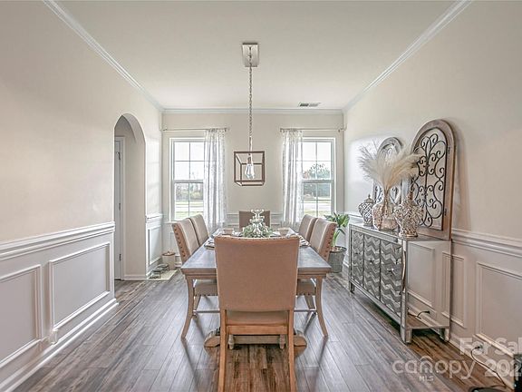 5th image of 16002 Hammersmith Farm Dr