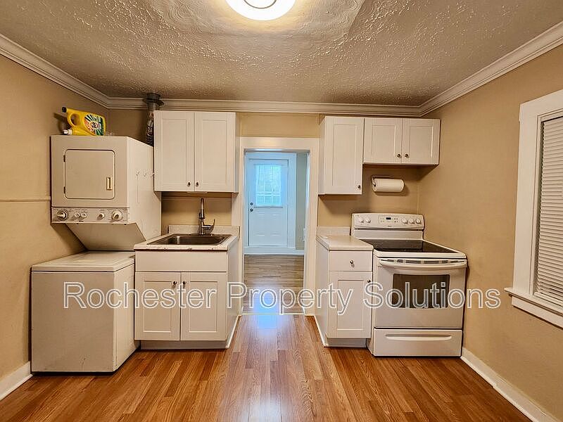 1st image of 51 Fleming St