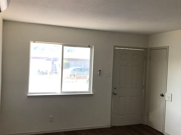 4th image of 3208 Wellesley Ct NE APT 2