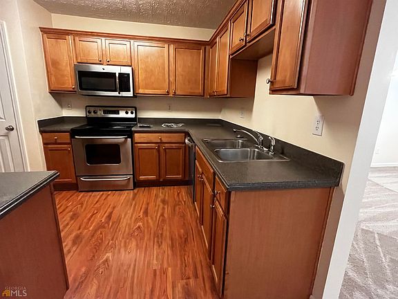 3rd image of 165 Fern Crest Dr