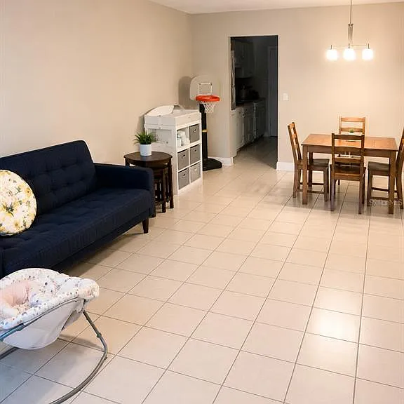 605 Northlake Blvd #9 — Photo 2