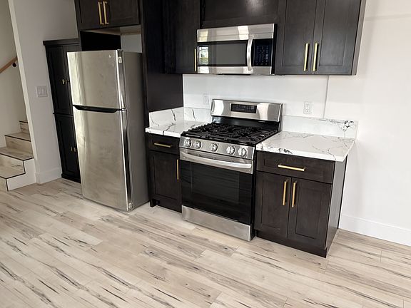 2nd image of 5534 Encina Dr #5534