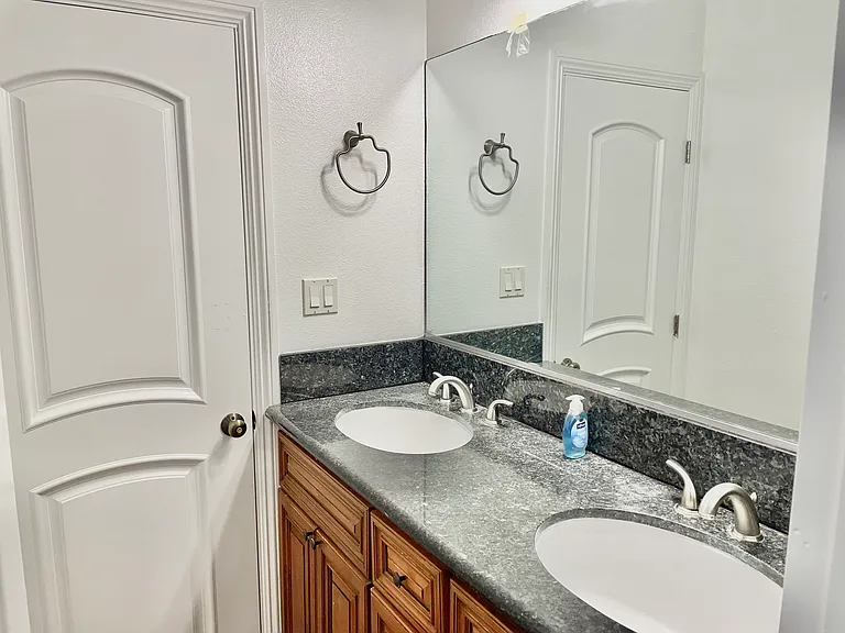 10102 Imperial Ave — Photo 17