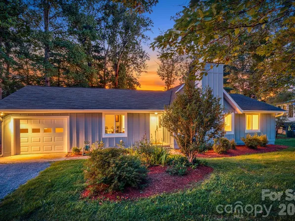 35 Golden Oaks Ln, Fletcher, NC 28732