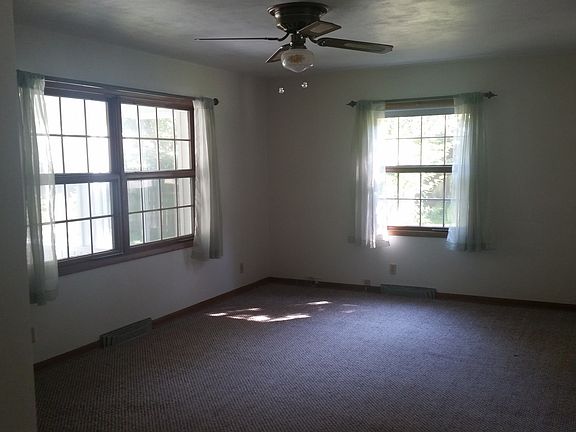 3rd image of 2608 Pleasant Dr
