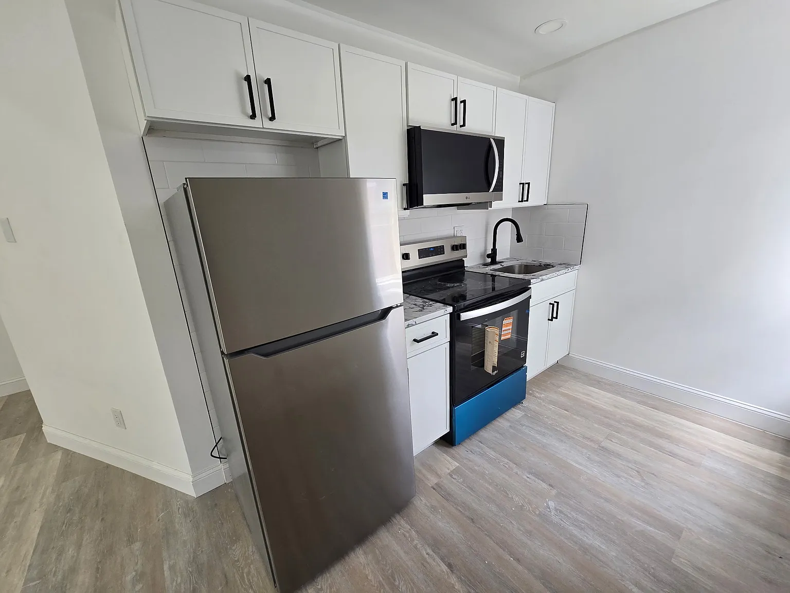 1 bed, 650 sqft, $1,350 — Photo 1