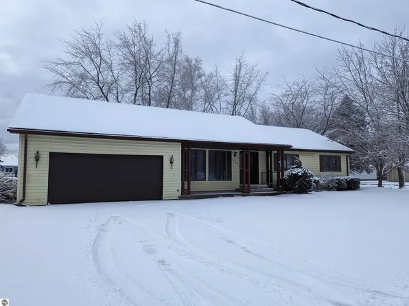 227 Cherry St, Au Gres, MI 48703