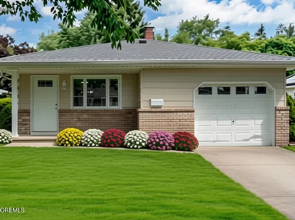 106 Fort De France Avenue, Toms River, NJ 08757