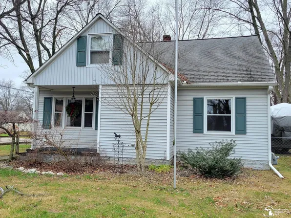 2145 Vivian Rd, Monroe, MI 48162