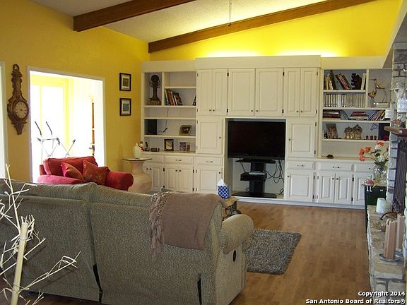 4th image of 105 Larry Lee Dr E