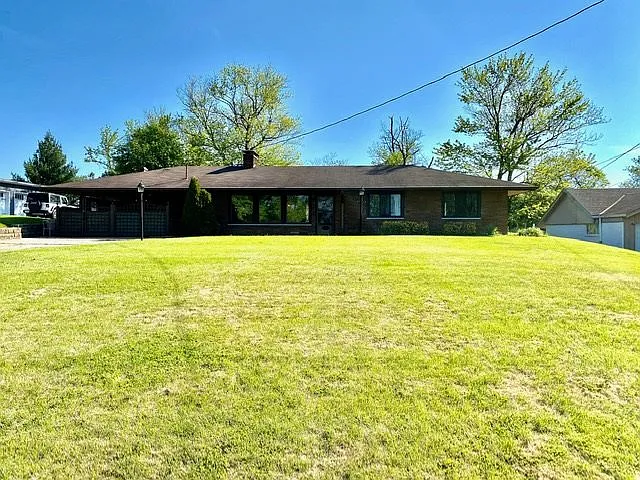 3058 Brookwood Cir photo 1