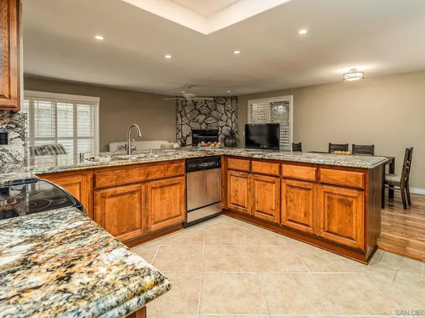 237 Parkcreek Ct, San Diego, CA 92114