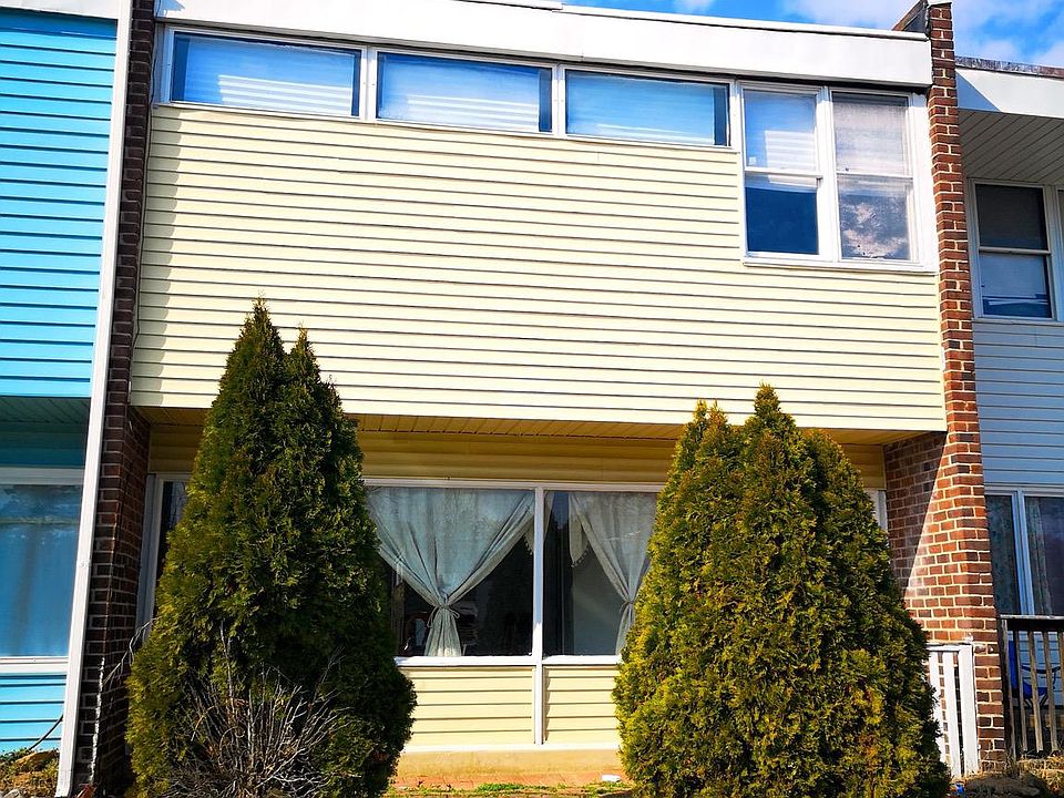 1st image of 1241 Magnolia Ln