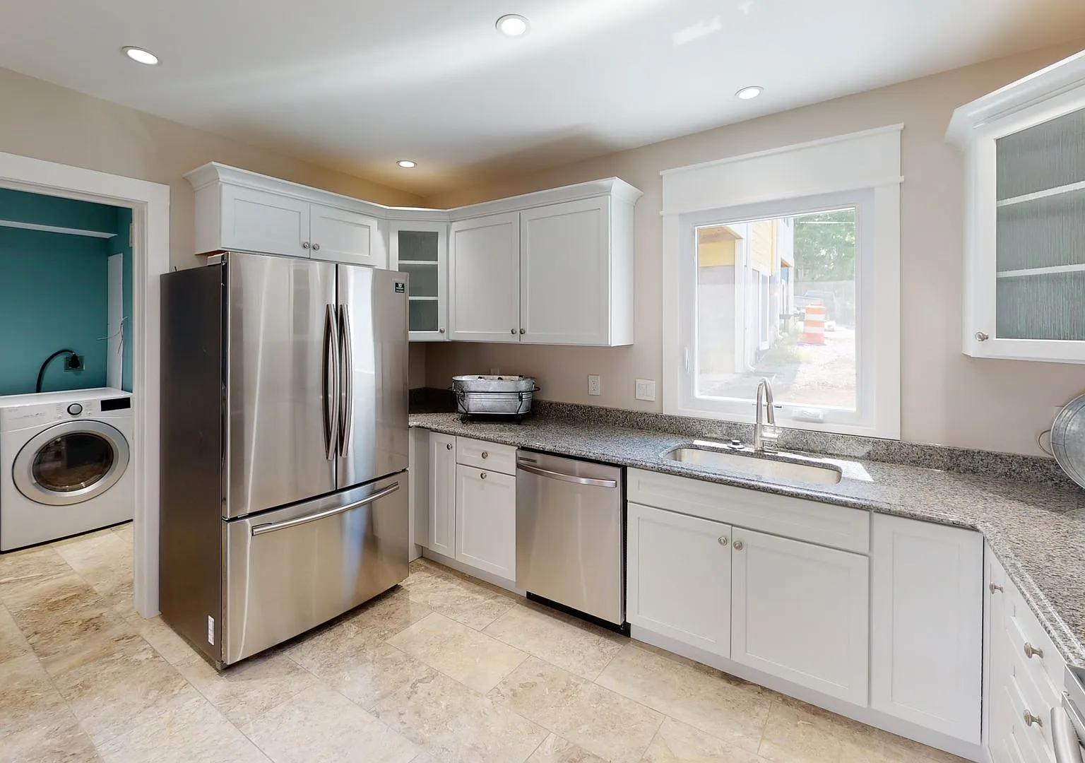 1601 Forest Ave Knoxville TN — Photo 4