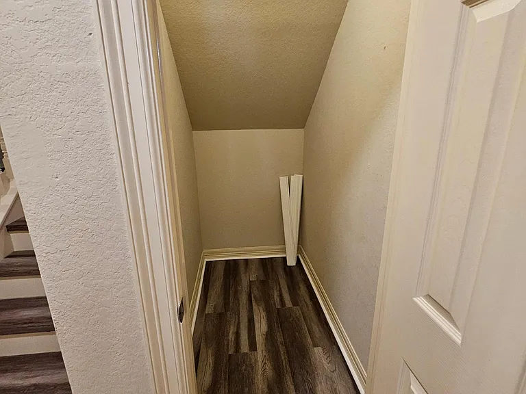 503 Birdsong Dr — Photo 5