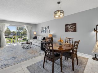 33 Abbey Lane #207, Delray Beach, FL 33446