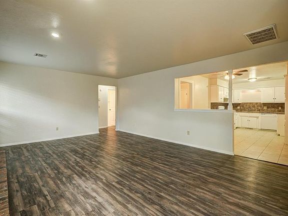 3rd image of 1013 Summerton Pl