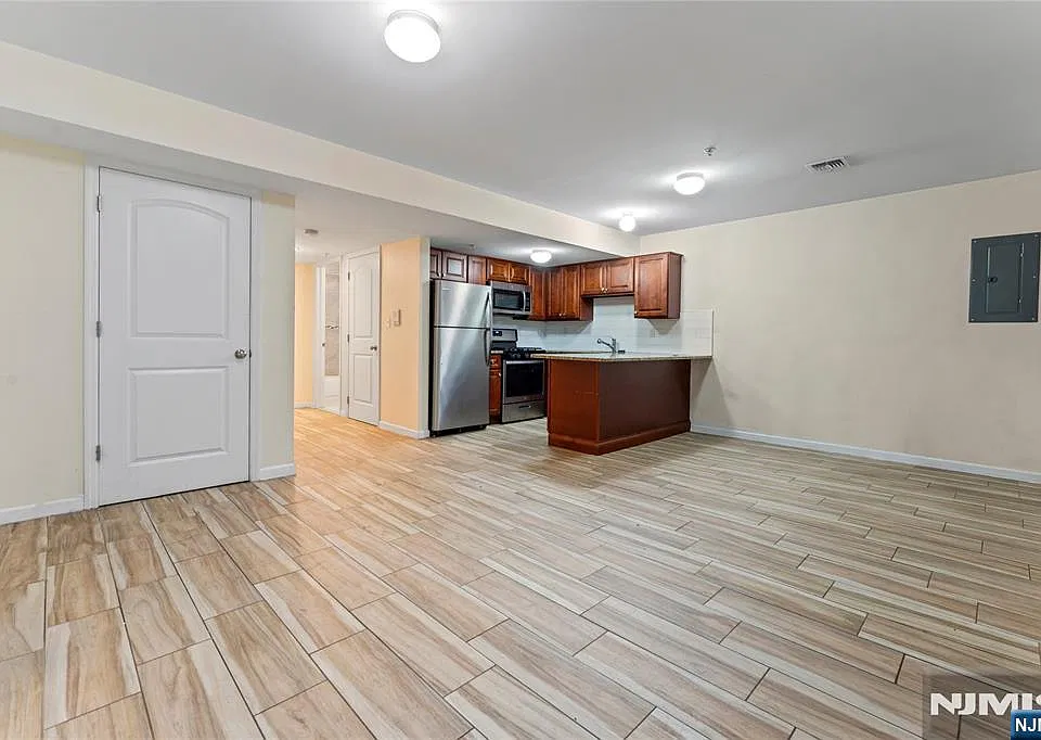 453-455 Washington St #1
