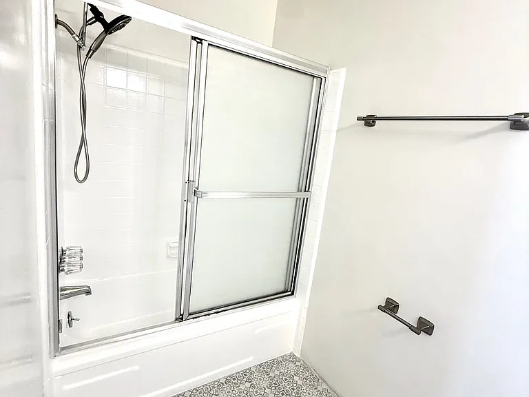 11748 Mayfield Ave #5 — Photo 10