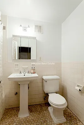 Rented by Mirador Real Estate | media 23