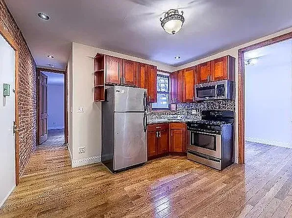 172 Sherman Avenue image 1 of 12