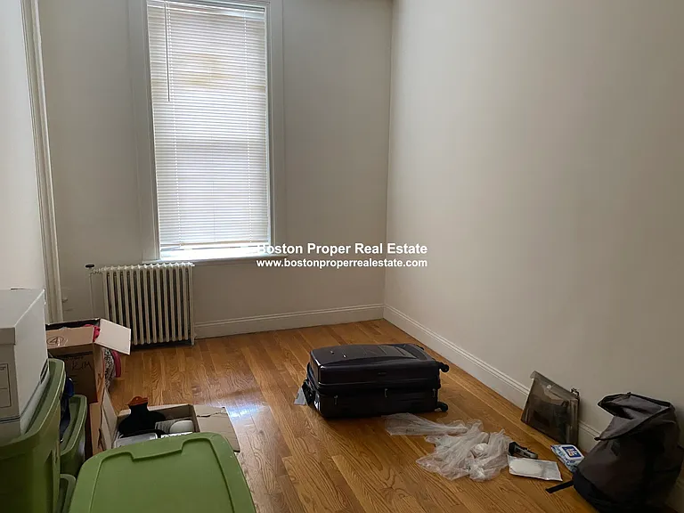 255 Newbury St #3R — Photo 6