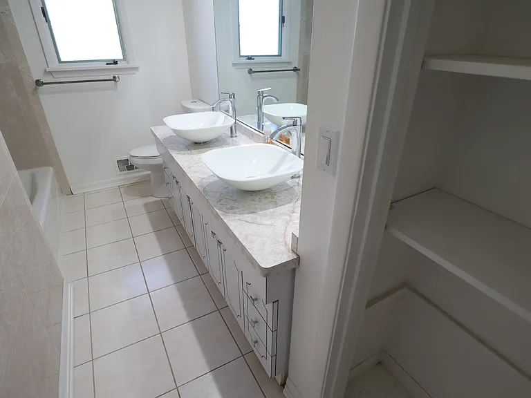 74 Meyerhill Cir E — Photo 7