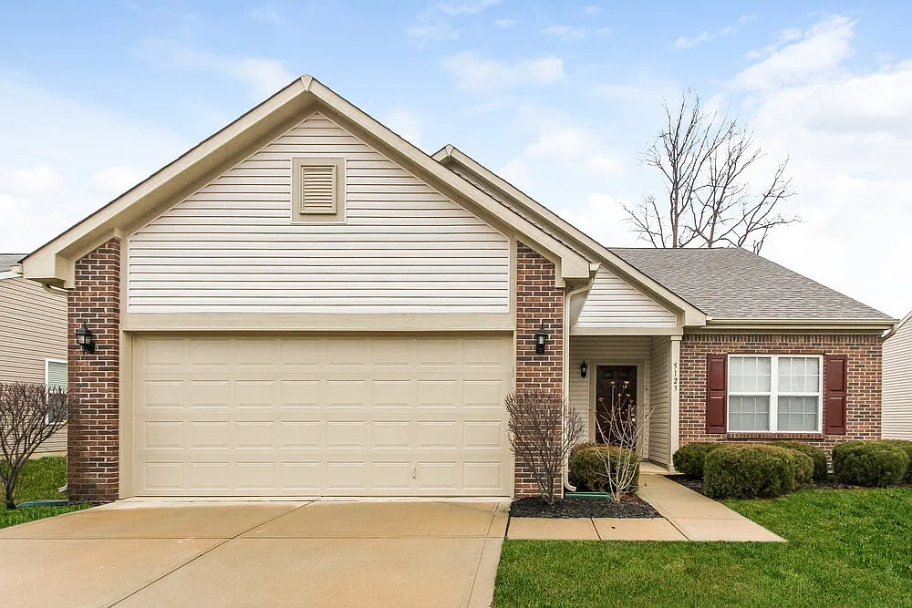 3 bed, 2.0 bath, 1618 sqft, $2,470 — Photo 1