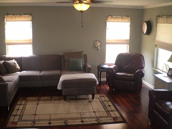 4th image of 358 Samantha Ln